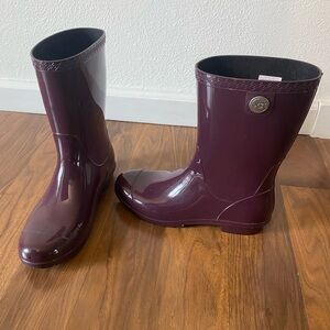 NWOT Ugg Australia Women's Sienna Short Rain Boot. Purple. Women’s size 9.